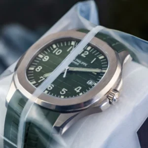 Patek Philippe Aquanaut khaki green 5168G in Whitegold Full Set 2020 Patek Service 2022
