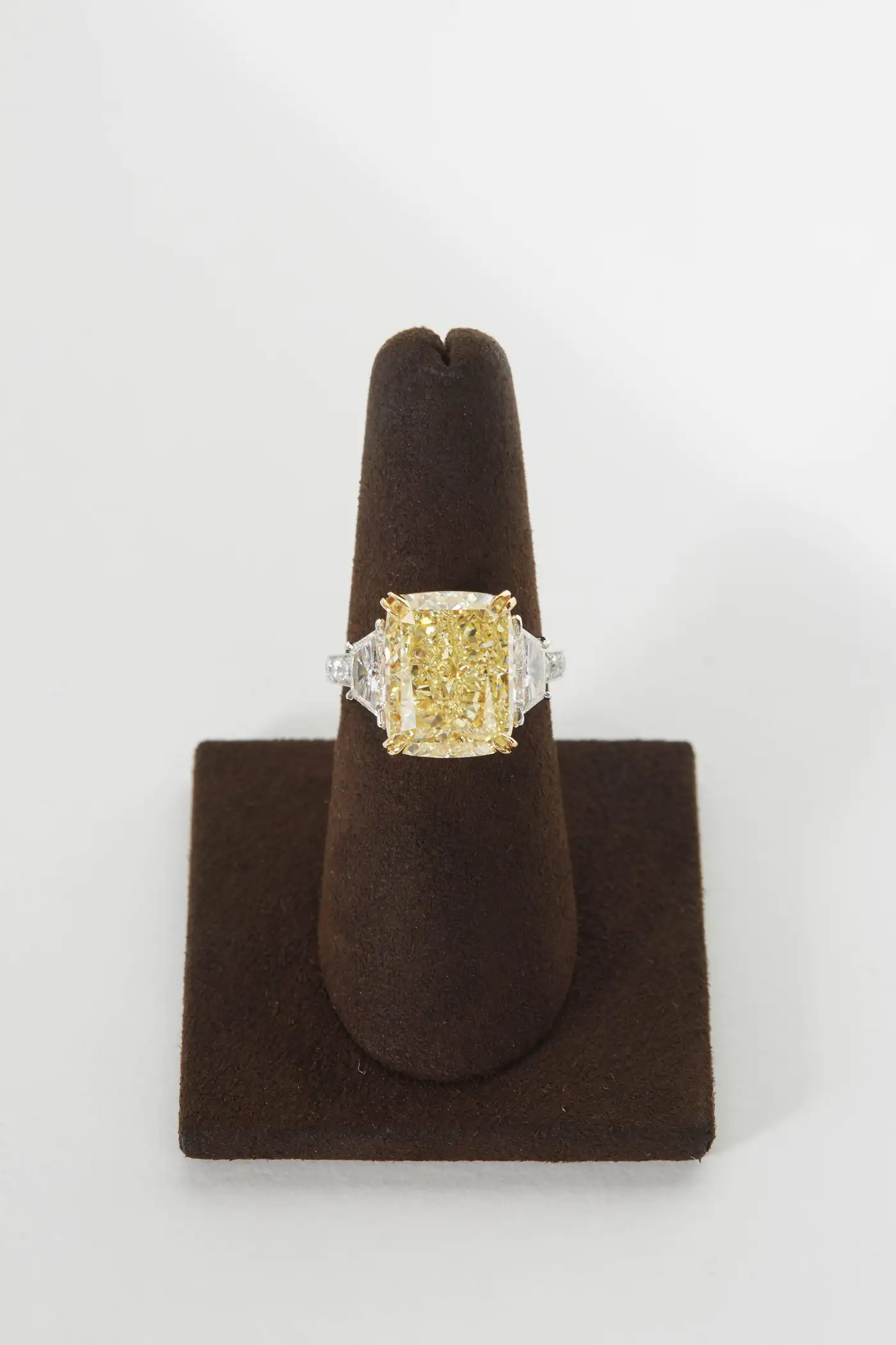 10-carat-Fancy-Yellow-GIA-Diamond-Ring-6.webp