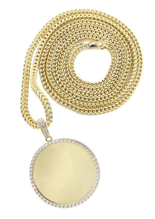 10K-Yellow-Gold-Round-Picture-Necklace-1.webp