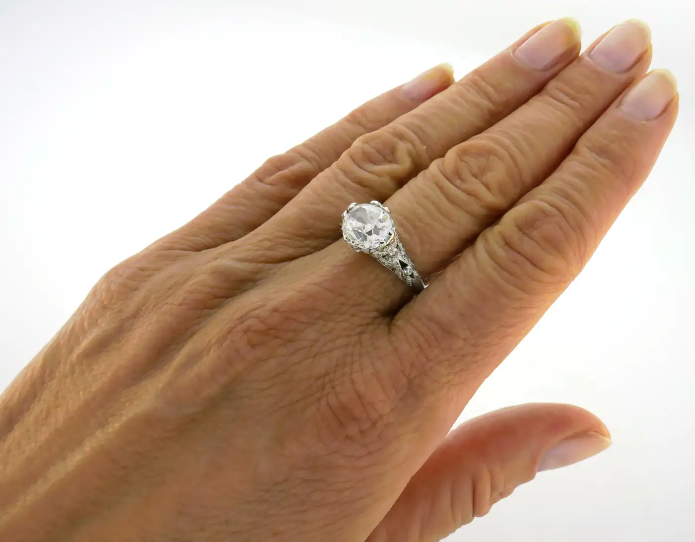 Cushion-Cut-Diamond-Platinum-Ring-Art-Deco-circa-1920s-3.02-carat-GIA-G-SI1-9.webp
