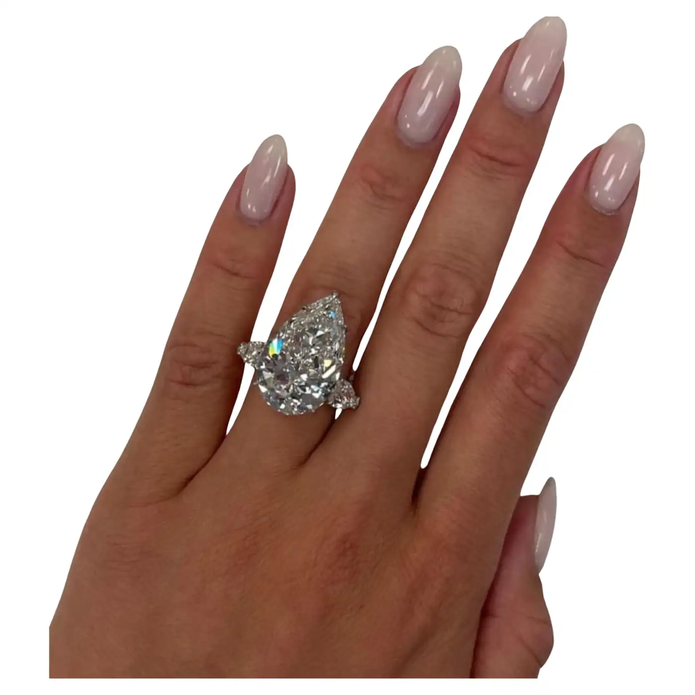 Exceptional-Flawless-GIA-Certified-18-Carat-Pear-Cut-Diamond-Ring-1.webp